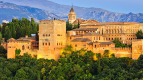 La Alhambra a la luz del sol