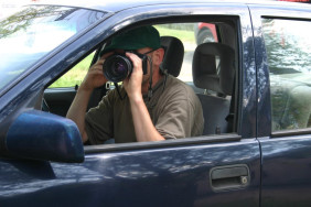 Observation von Privatdetektiv aus dem Auto